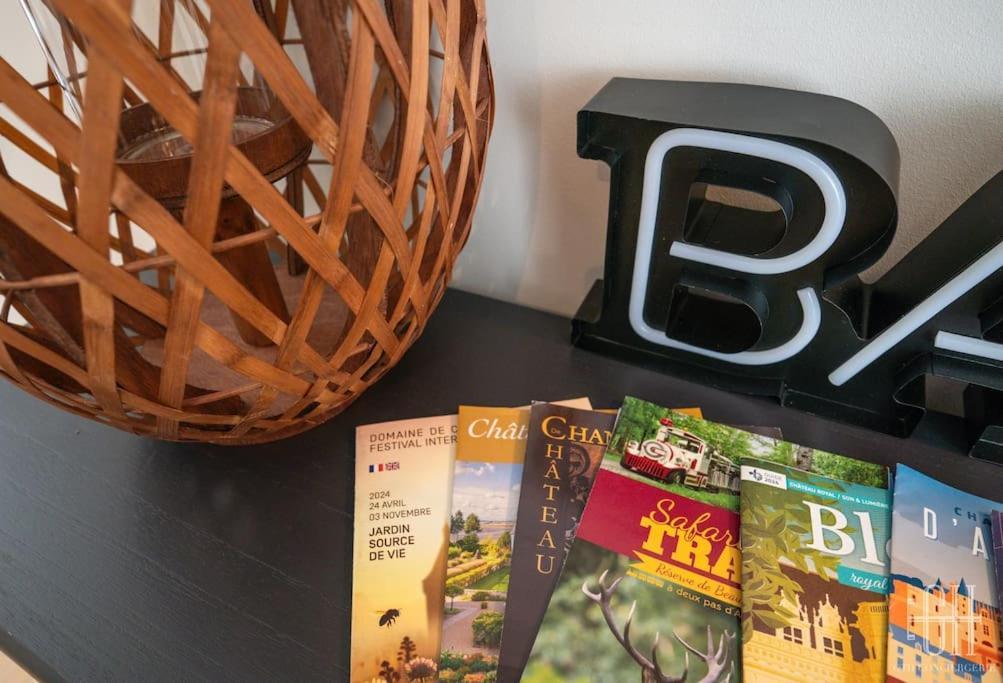 Begonia - Place Plumereau Tours Buitenkant foto